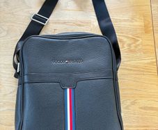 tommy hilfiger crossover bag