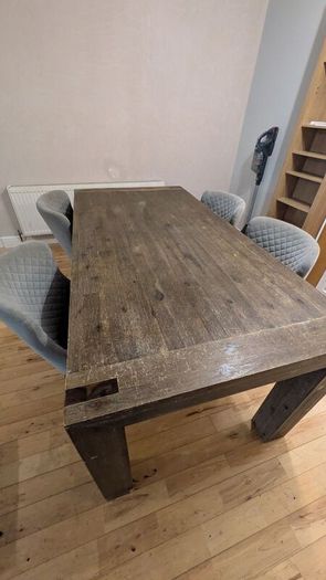 Free Collection Table 4 Chairs