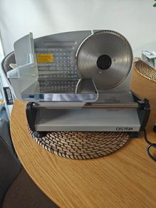 Electric Meat and Bread Slicer