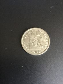 1983 coin Portugal 2 Escudos 50
