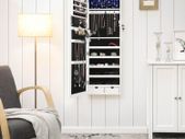 jewelry cabinet hanging, lockable mirror cabinet, wall cabinet with mirror and numerous compartments, wall mounting, hanging on the door, for necklaces, earrings, white
