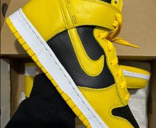 Nike Dunk High SP Varsity Maize shoes