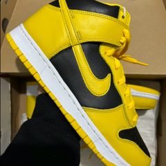 Nike Dunk High SP Varsity Maize shoes