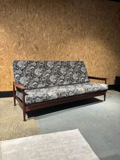 Mid century Guy Rogers Manhattan sofa day bed