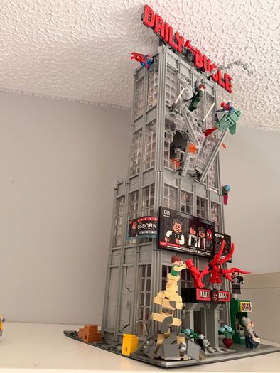 Daily Bugle modular building LEGO compatible brick set.