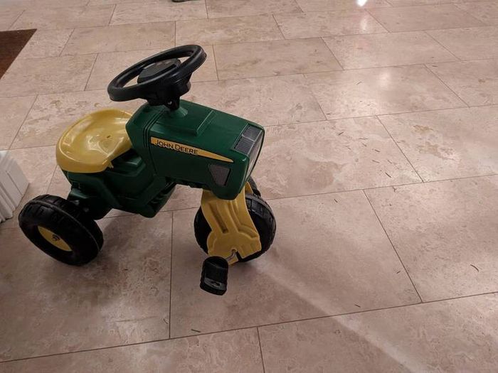 John Deer Pedal Tractor