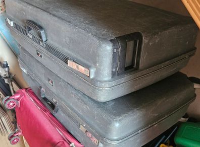 4 Extra Large Suitcases and Smaller Bags and Handbags
