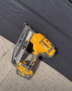 DeWalt DCN660 Type 2 18V XR Brushless 16Ga Second Fix Nail Gun  5Ah Battery