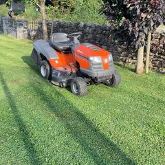 Husqvarna tc138 Ride-on Mower.