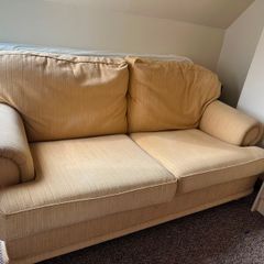 free couch, aprox 2 meters long/1 metre wide