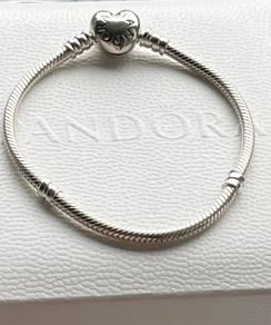 Pandora Moments Heart & Snake Chain Bracelet-brand new