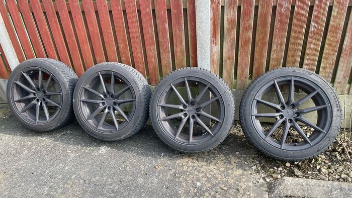 18 inch Arceo Monaco black alloys with new tires and rings for Volvo