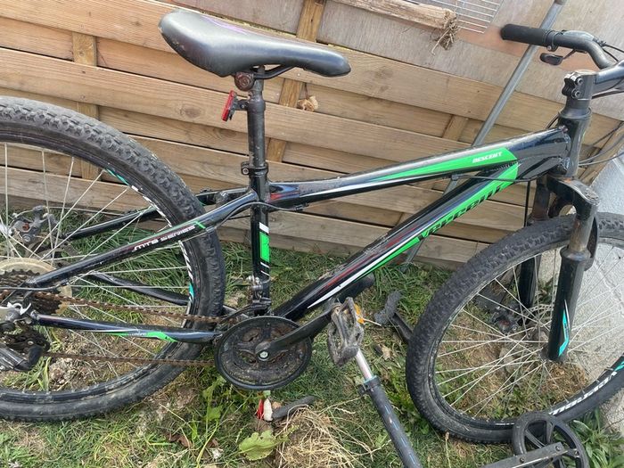 Boys  bike