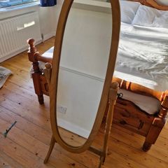 Standing mirror