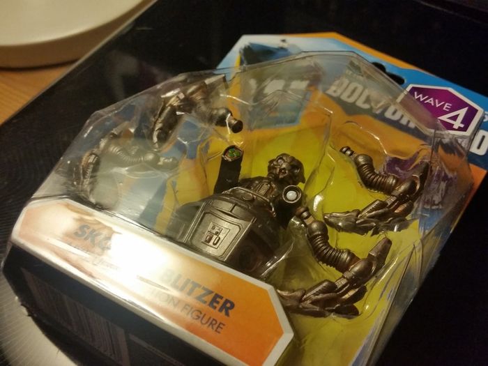 DOCTOR WHO ! Skovox Blitzer ! Articulated Action Figure ! BRAND NEW !