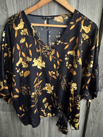 Ladies Top - M