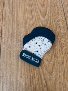 Mouthie Mitten