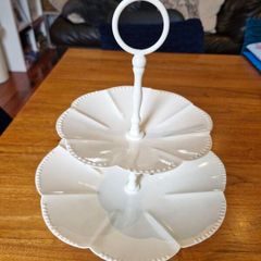 1 cake stand