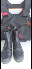 horse riding veist and boots