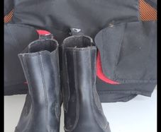 horse riding veist and boots