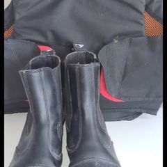 horse riding veist and boots