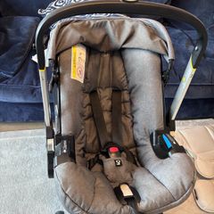 Doona car seat stroller + ISOFIX base +accesories