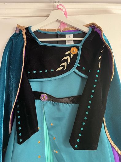 Anna costume