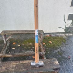 sledge hammer