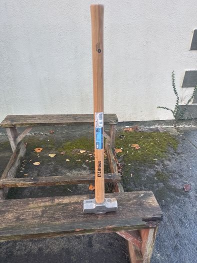 sledge hammer