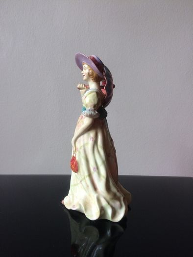 Muriel Ceramic figure