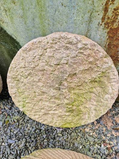 Mill stones