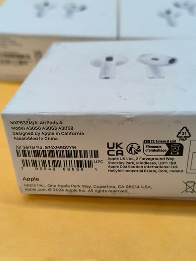Official  Apple Airpods 4 Earbuds A3050/A3053/A3058 USB-C / Very Little Use