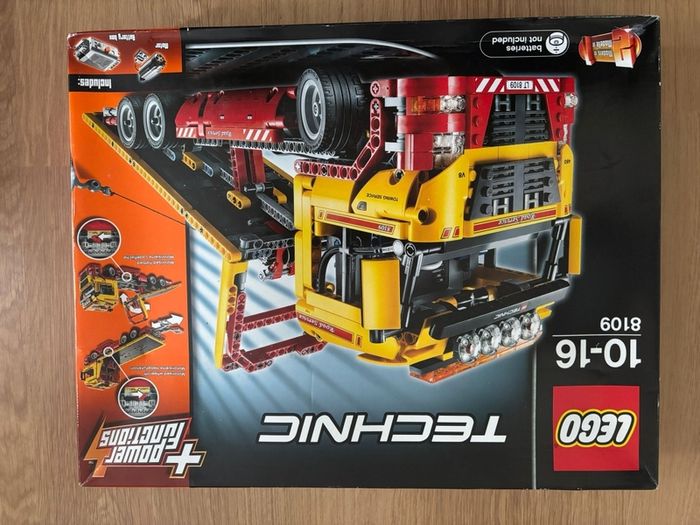 Lego technic 8109 from 2011 - MIB