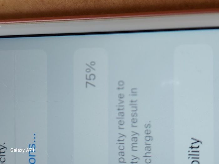 Apple Iphone 7, white, 32 GB, working perfect, some small cracks top right hand corner