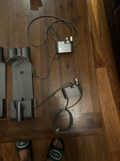 dyson brackets and chargers for v8 Dyson