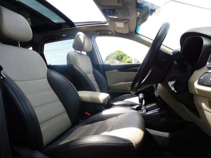 66K KM Auto Kia Sorento High-spec 7-seater Pan Roof