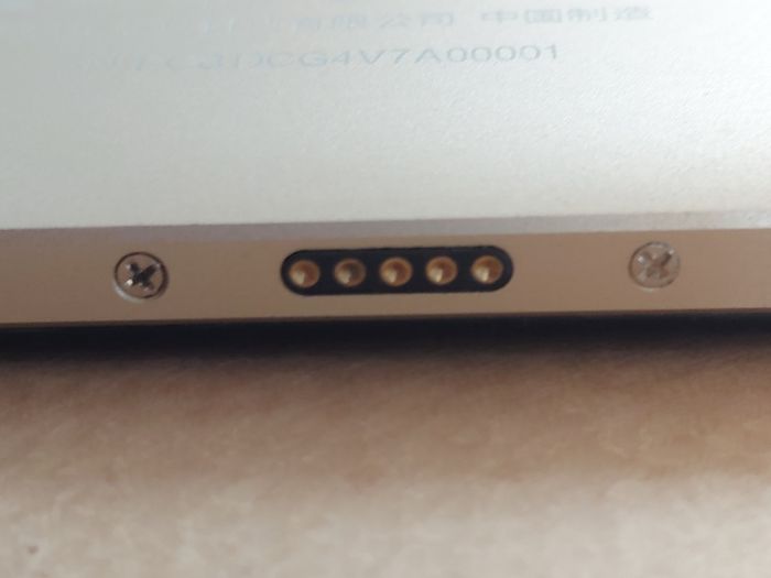 oBook 10, 64 GB, Excellent Cosmetic Condition, not powering on, being sold for parts or repair