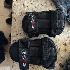 skate wrist supports