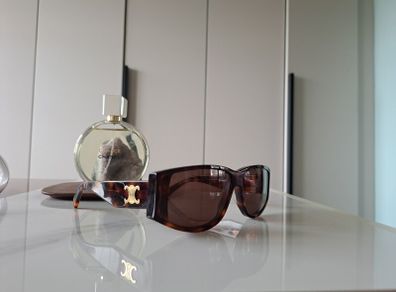 CELINE Authentic Triomphe Sunglasses - CL40227U 01A