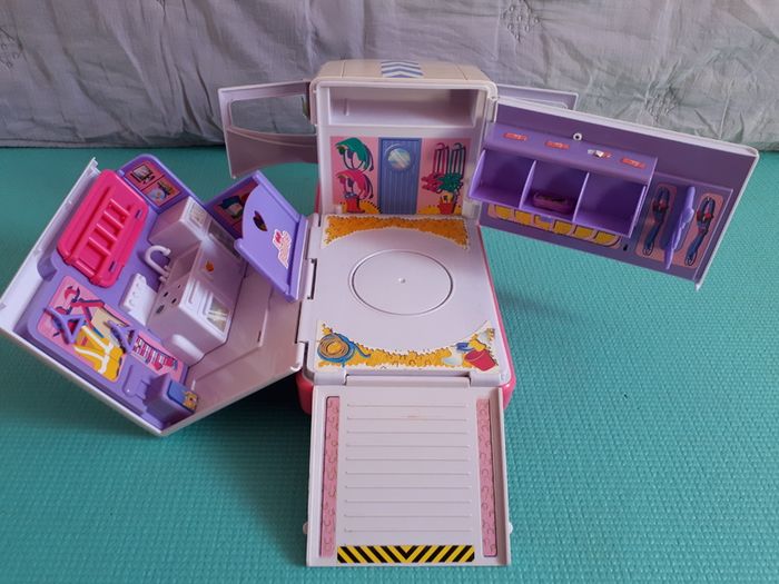 Pony Show Camper Van