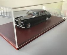 Rolls Royce 1970 phantom VI James young model car