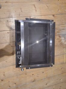 Wall mounted gas fire