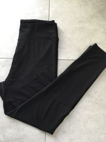 Ladies black gym bottoms. Size M 12/14
