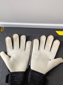 football goalie gloves