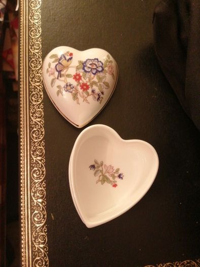 Porcelain Tara tinker box