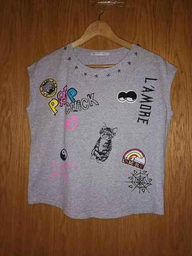 Sleeveless T-shirt
