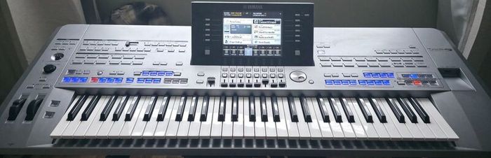 Tyros 5