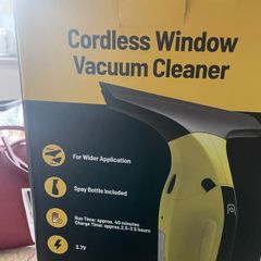 Cordless window cleaner