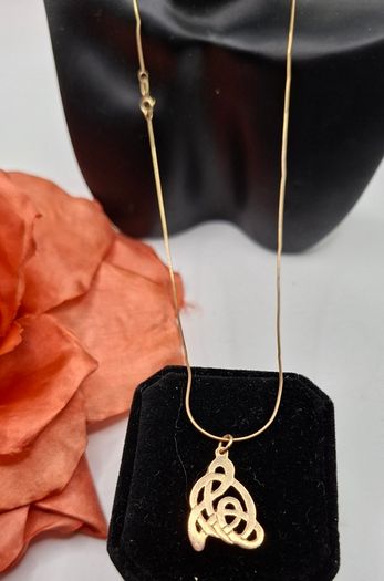 9ct  yellow gold necklace