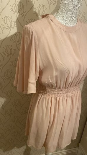 Top salmon pink